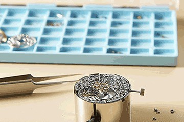 武汉欧米茄腕表维修店地址